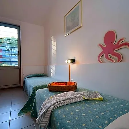 Modern Family With Enclosed Garden *